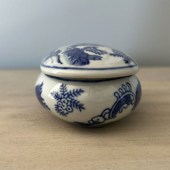 Vintage Ceramic Oriental Blue Painted Trinket Box Oval, Jewelry - Picture 3 of 11